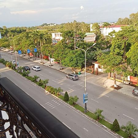 Quang Minh Hotel Дошон Экстерьер фото