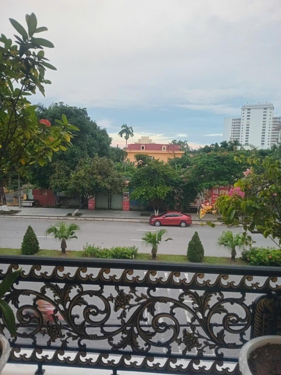 Quang Minh Hotel Дошон Экстерьер фото