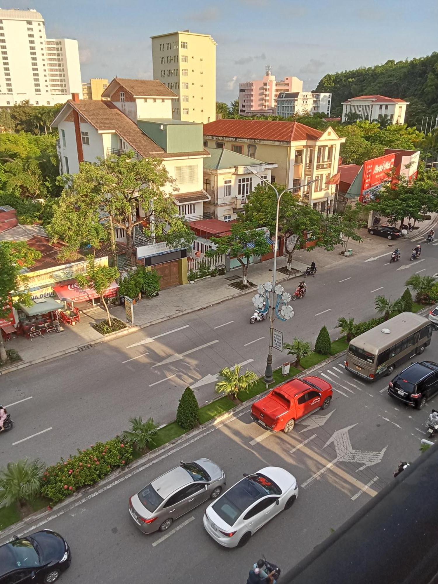 Quang Minh Hotel Дошон Экстерьер фото