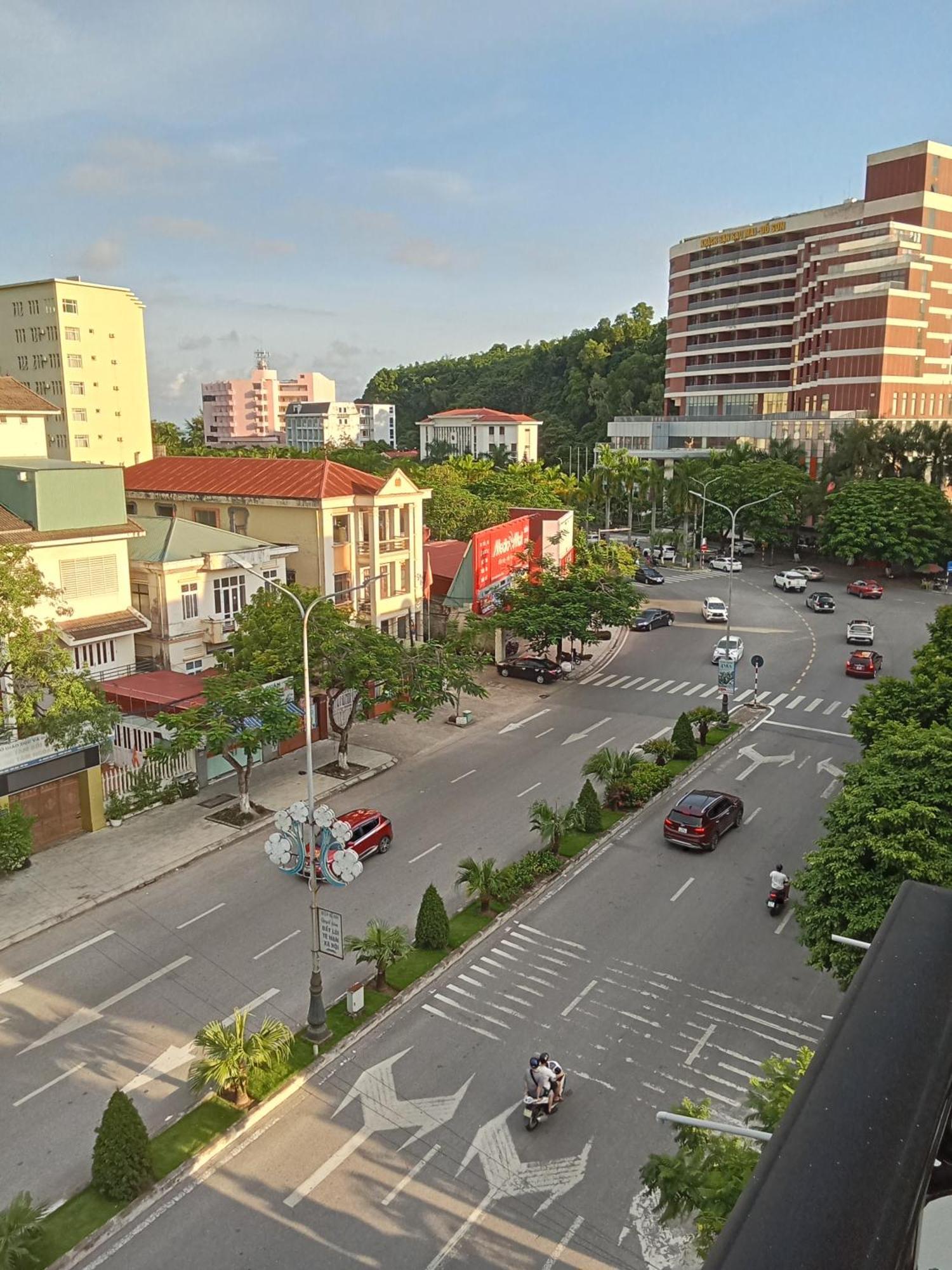 Quang Minh Hotel Дошон Экстерьер фото