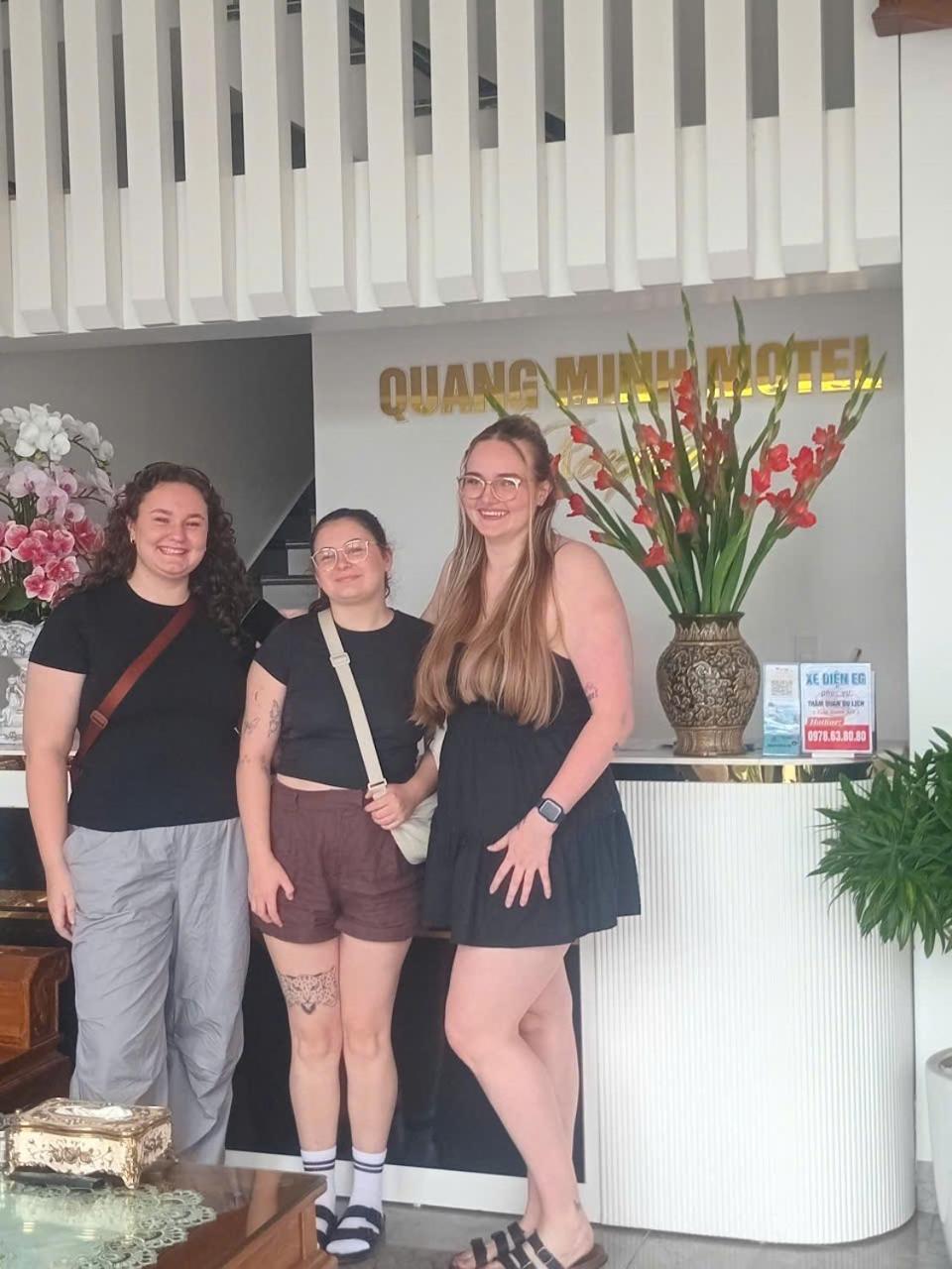 Quang Minh Hotel Дошон Экстерьер фото